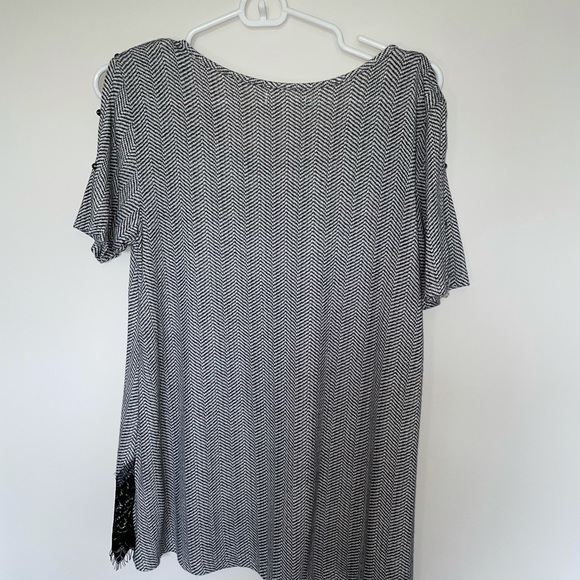 Lace detailed Blouse - Picture 3 of 3